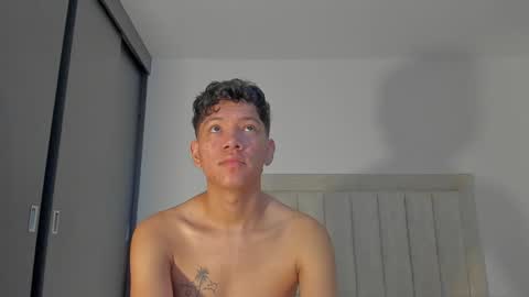 Juliiiiian online show from May 26, 12:01 pm