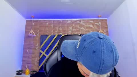 IAN CASTILLO online show from March 3, 11:28 am