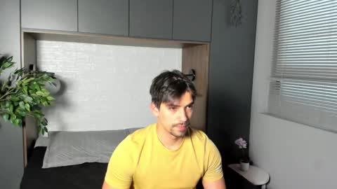 Snapshot of ian_davis chatting on September 29, 11:52 am Ian Davis online show from September 29, 11:52 am