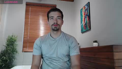 Snapshot of ian_davis chatting on December 23, 6:16 pm Ian Davis online show from December 23, 6:16 pm