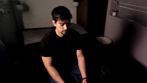 Snapshot of ian_davis chatting on October 12, 12:10 pm Ian Davis online show from October 12, 12:10 pm