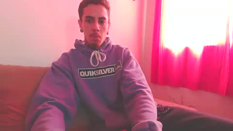 Snapshot of icaro0223 chatting on October 29, 3:37 pm icaro0223 online show from October 29, 3:37 pm