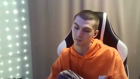 MAX online show from February 12, 6:19 pm