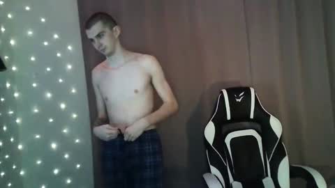 MAX online show from February 5, 6:37 pm