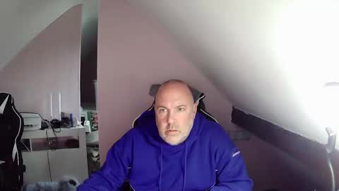 Snapshot of iceoli123 chatting on October 22, 2:54 pm iceoli123 online show from October 22, 2:54 pm