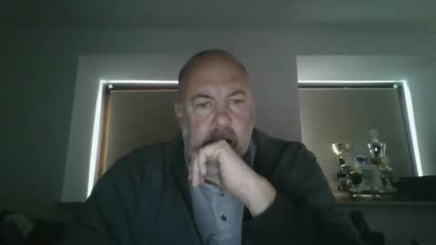 Snapshot of iceoli123 chatting on October 17, 1:04 pm iceoli123 online show from October 17, 1:04 pm