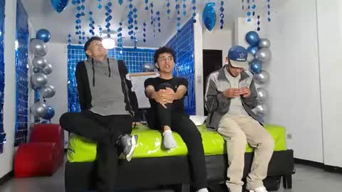 THOMAS AND DAMIAND online show from February 14, 12:47 pm