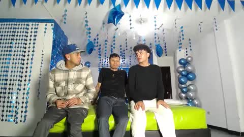 THOMAS AND DAMIAND online show from February 13, 12:43 pm