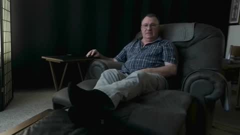 Christopher online show from March 13, 6:14 pm