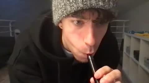 icyninesix online show from December 19, 3:30 pm