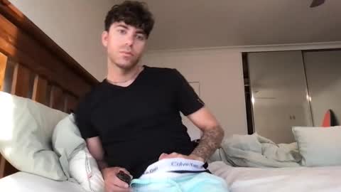 icyninesix online show from March 12, 9:35 pm