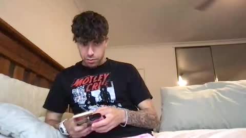 icyninesix online show from March 8, 4:41 am