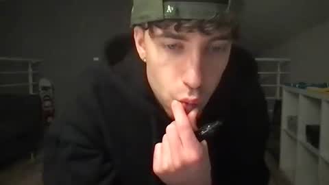 icyninesix online show from December 22, 2:17 am