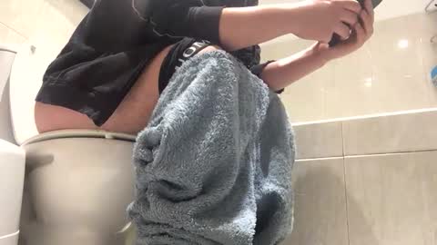 idkwhattowatch online show from November 14, 12:28 pm