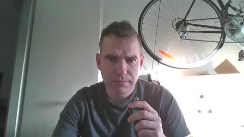 idontknowwhy1 online show from December 23, 8:44 am