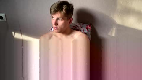 ilyahrr online show from March 28, 1:44 pm