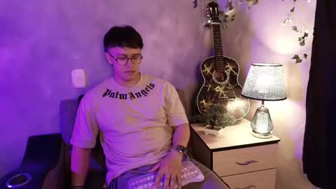 im__noah online show from April 5, 1:14 am