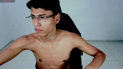 im_david01 online show from April 7, 1:11 pm