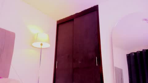 oleider dont forget your thumbs up online show from February 9, 5:01 am