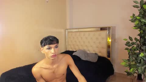 im_sebaslopez online show from April 19, 1:21 pm