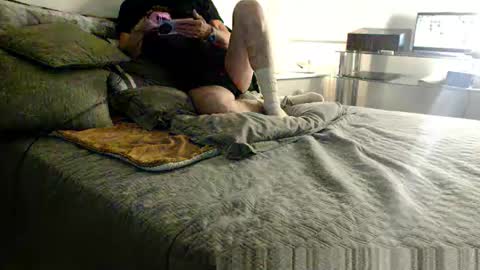 Im yourxtoy online show from January 17, 7:05 pm