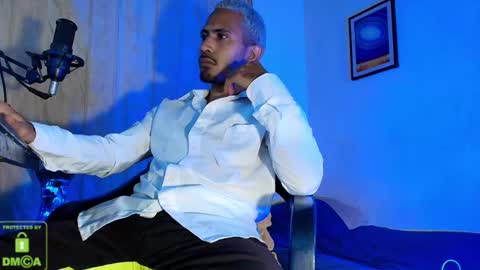 Daniel   thumb up me please its important Im new INDEPENDENT MODEL online show from September 12, 7:14 pm