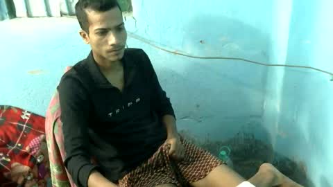 Snapshot of indian_bengali_boy chatting on October 3, 6:46 pm Suman Leo online show from October 3, 6:46 pm