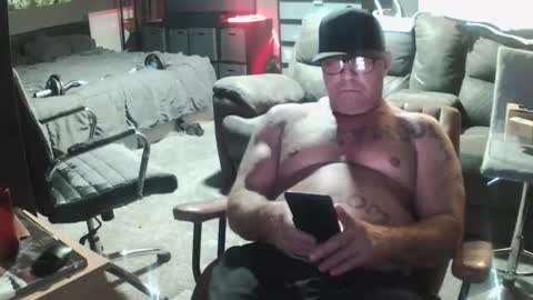 init2dentit online show from March 10, 9:26 am