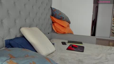 ironhulk22 online show from January 22, 9:02 am