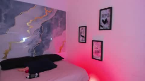 Isaac Kurtt online show from December 2, 7:39 pm