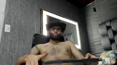 Isaac FVercettis online show from January 6, 8:07 am