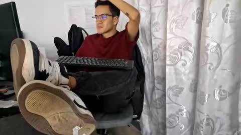 Isaac online show from October 31, 4:25 am