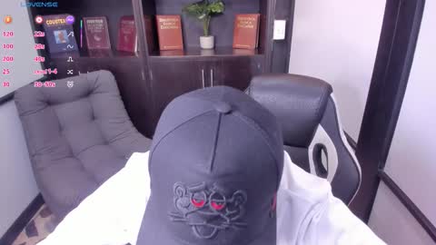 Snapshot of isaacblack_ chatting on October 13, 6:08 am IsaacBlack online show from October 13, 6:08 am