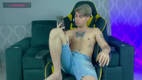 Ithan and Friends online show from July 27, 7:48 am