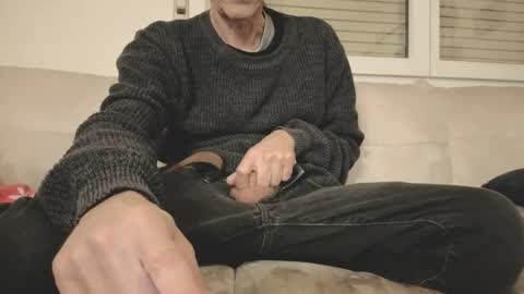 Iuuuf2 or Samel online show from March 25, 2:37 am