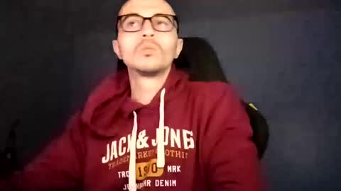 Yoursexxyguy online show from February 15, 10:32 pm