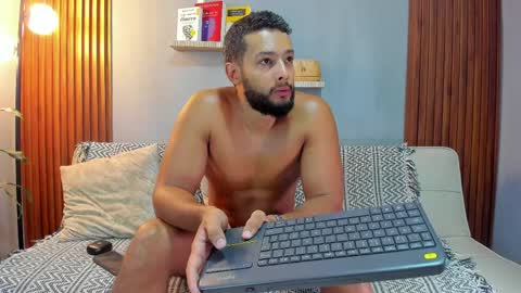 Calix  Independient model Insta and twt Calixsnake online show from March 31, 12:45 am