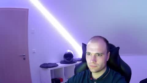 here4y online show from March 24, 6:24 pm