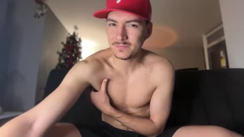 INDEPENDENT MODEL online show from December 4, 10:22 am