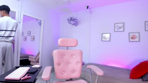 Jackk Russell  online show from April 2, 3:37 am