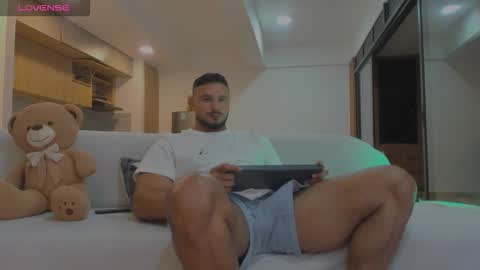 Jackson Wayne online show from October 1, 11:30 pm