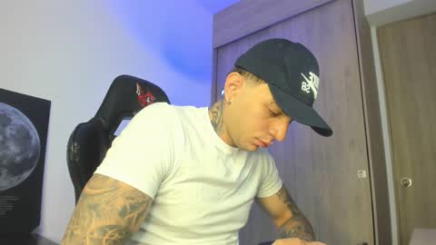 jacobb116 online show from September 13, 12:11 am