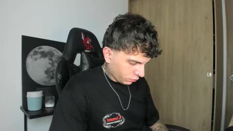 jacobb116 online show from November 27, 1:20 am