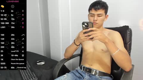 Jacob Lee online show from December 5, 9:06 pm