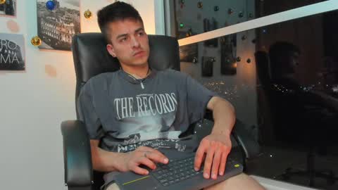 Snapshot of jacobstones_ chatting on December 7, 1:04 am JACOB STONES online show from December 7, 1:04 am