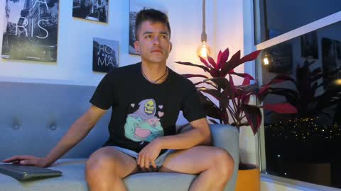 Snapshot of jacobstones_ chatting on January 26, 7:42 am JACOB STONES online show from January 26, 7:42 am