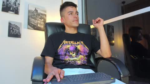 Snapshot of jacobstones_ chatting on January 20, 5:48 am JACOB STONES online show from January 20, 5:48 am