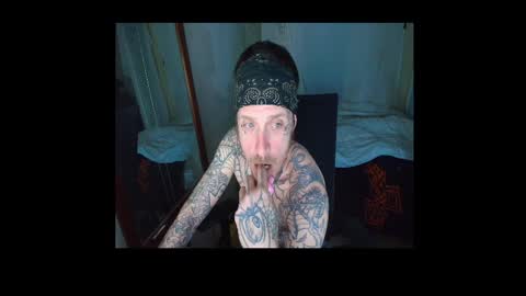 showingitoff online show from April 3, 2:41 am