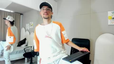Jake  online show from June 4, 8:04 pm