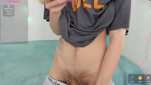 Jakke Independent model online show from December 7, 3:52 pm